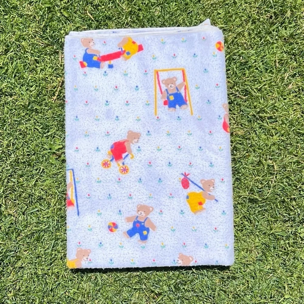 VTG Dundee 80s Teddy Bear Playground Flannel Receiving Blanket Design Accents